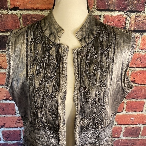 Vintage Flashback Embroidered Embellished Crochet Boho Gypsy 90s Vest Size S - Picture 5 of 17